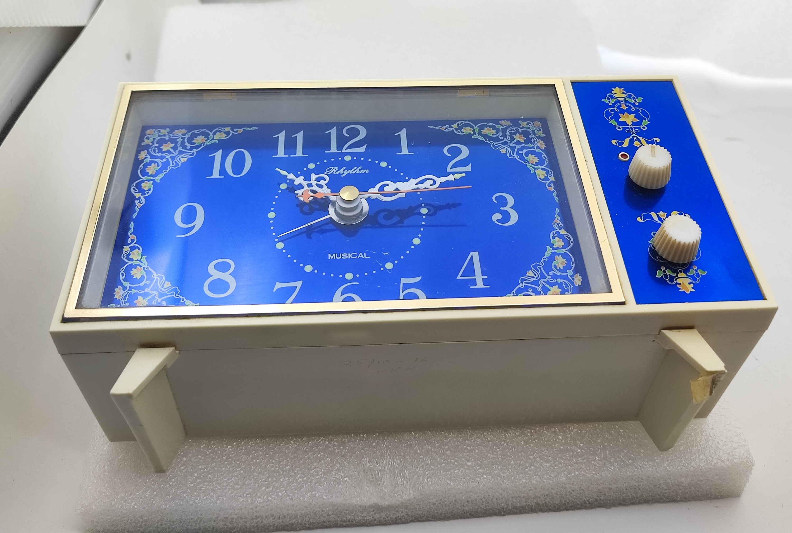 Japanese Rhythm Alarm table clock Rhythm with music wake up sound