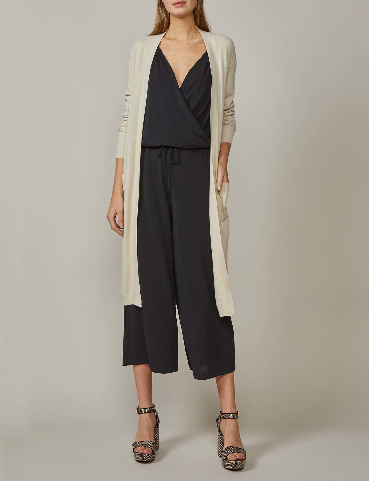 Dust Saharsa Cardigan Wanita