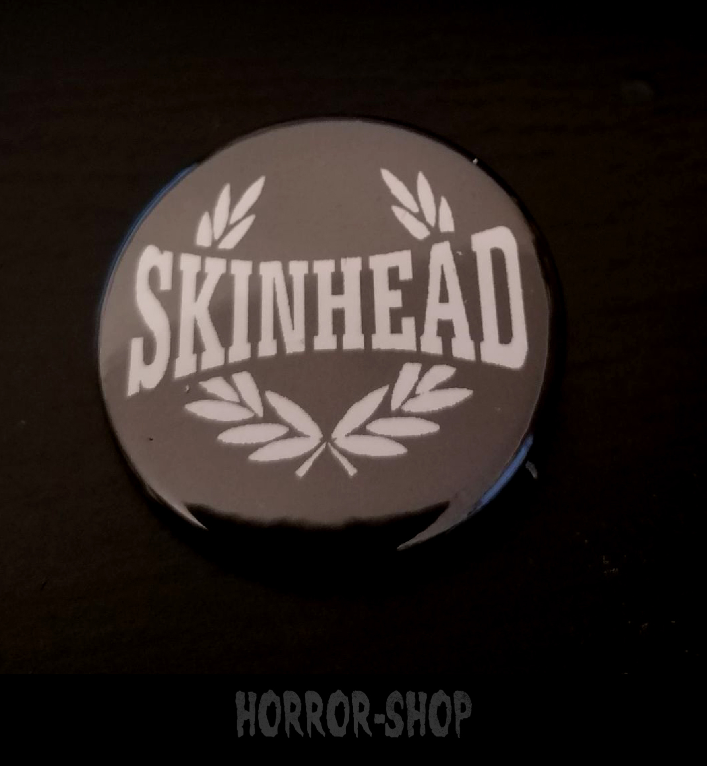 Skinhead Button Skinhead - black button – Horror-Shop verkkokauppa
