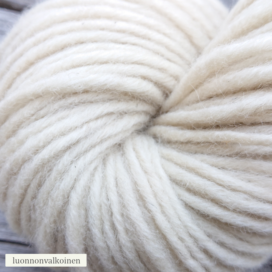 Unelma fluffy lamb´s wool yarn, 500g – Vuonue Unelma fluffy lamb´s wool yarn, 500g – Vuonue