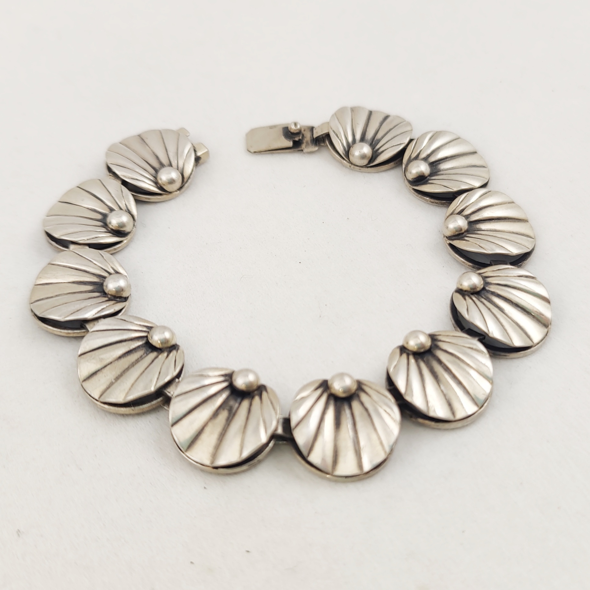 Hermann Siersbol, Denmark, ´Oyster ´-Bracelet , Silver – EEDASI
