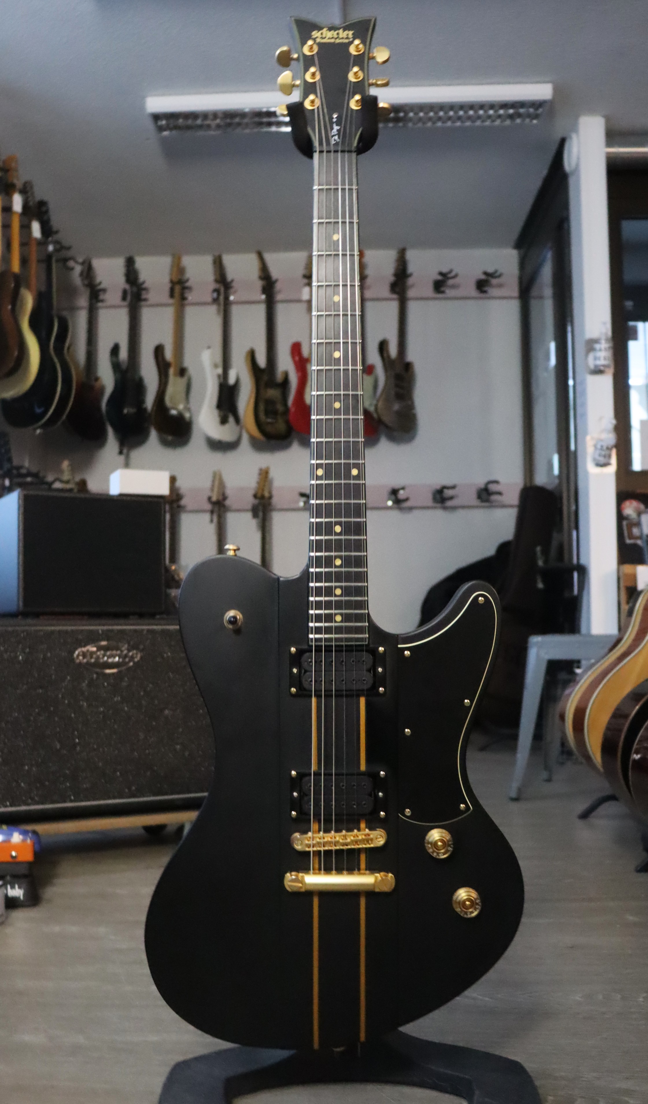 Schecter Dan Donegan Ultra Electric Guitar, Satin Black (käytetty